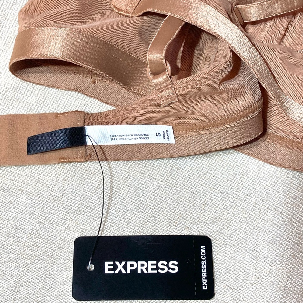 Express Mesh Triangle Bralette - Picture 6 of 6
